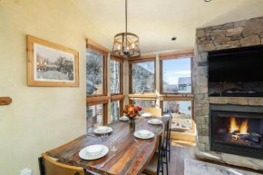Lodge Life! Walk or Shuttle to Lifts - Fireplace, Hot Tub condo Telluride
